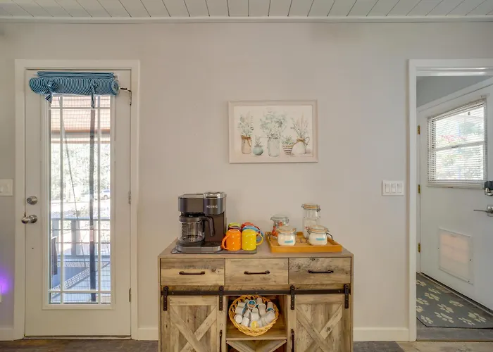 Summer Getaway W/ Backyard Holiday home *