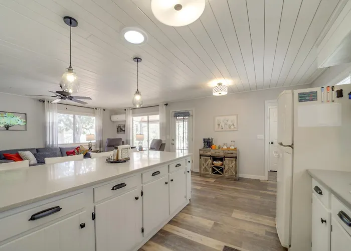 Holiday home Summer Getaway W/ Backyard Payson